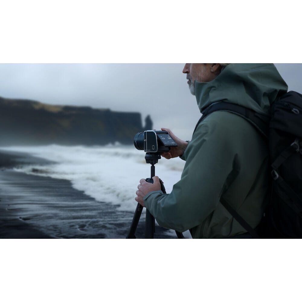 Hasselblad 907X & CFV 100C
