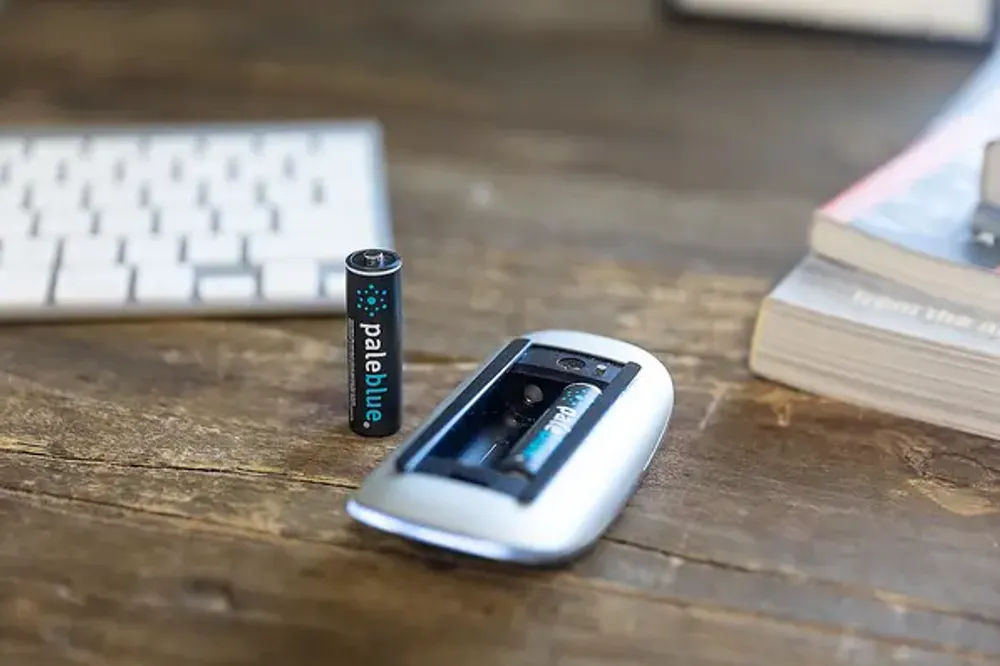Pale Blue Li-Ion oppladbare AAA-batterier 4-pk